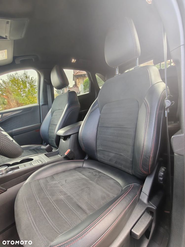 Ford Kuga 2.5P PHEV FWD ST-Line - 32