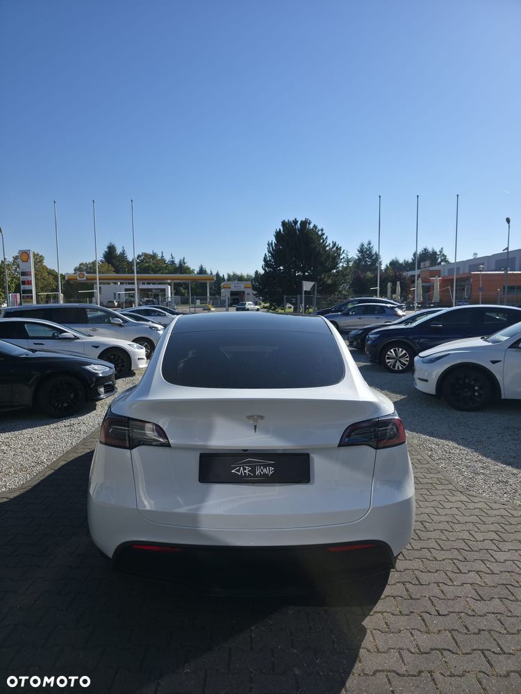 Tesla Model Y - 7
