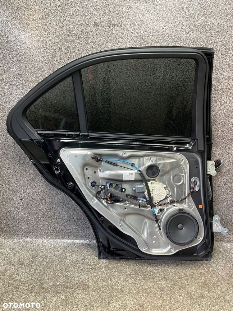 Drzwi lewy tyl lewe tylne sedan Mercedes W204 040U C040 czarne 100 umFe BDB - 9