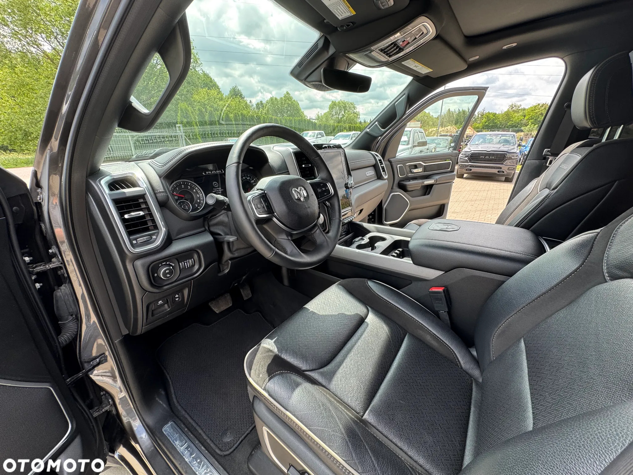 RAM 1500 Crew Cab Laramie - 25