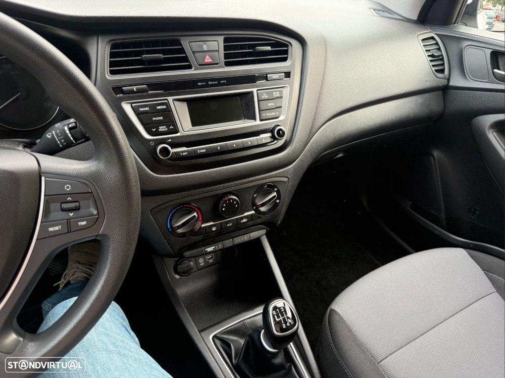 Hyundai i20 1.1 CRDi Access+Bluetooth+Comandos no Volante - 8