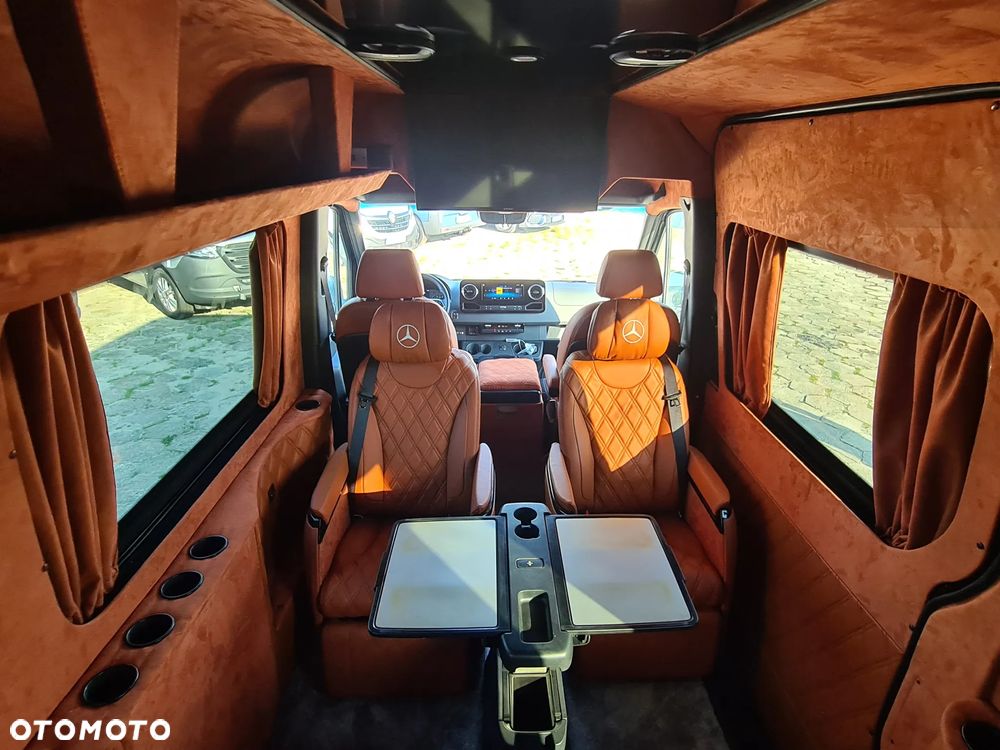 Mercedes-Benz Sprinter - 4