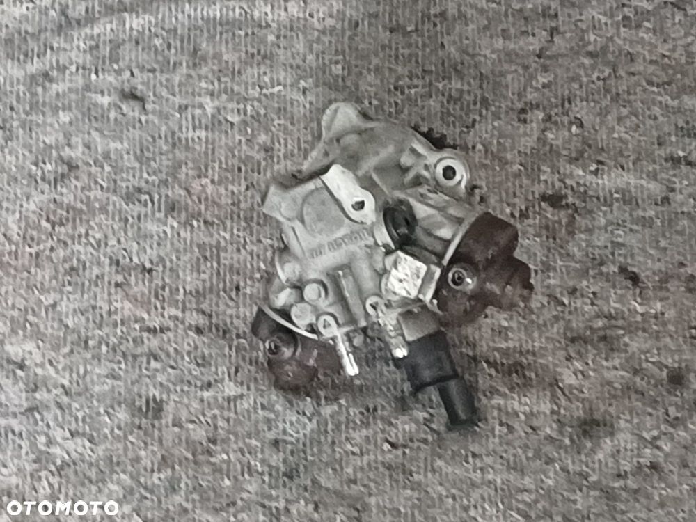 NR 65 Pompa wtryskowa BMW X5 E90 7800123 - 7