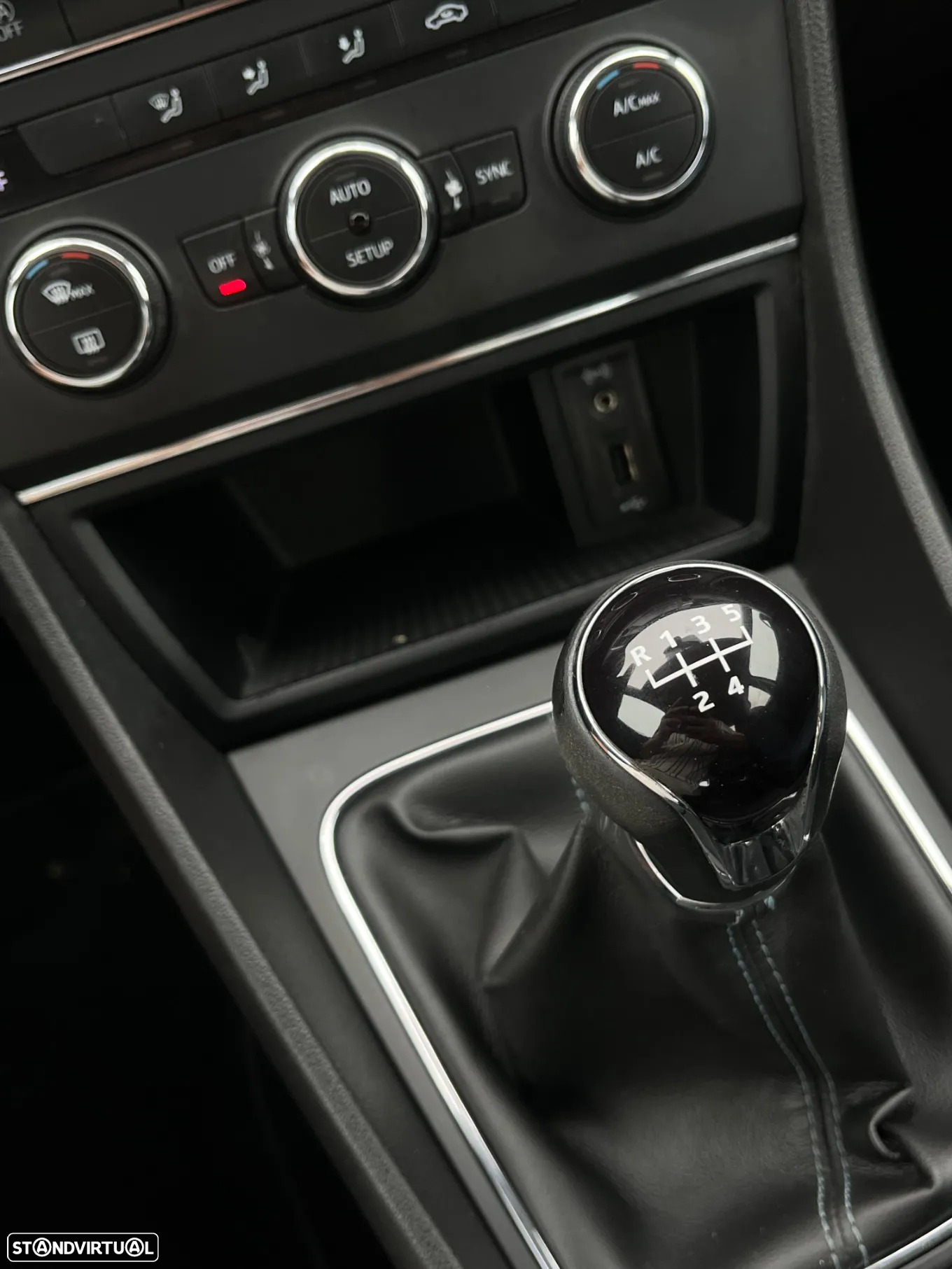 SEAT Leon 1.6 TDI S&S CONNECT - 19