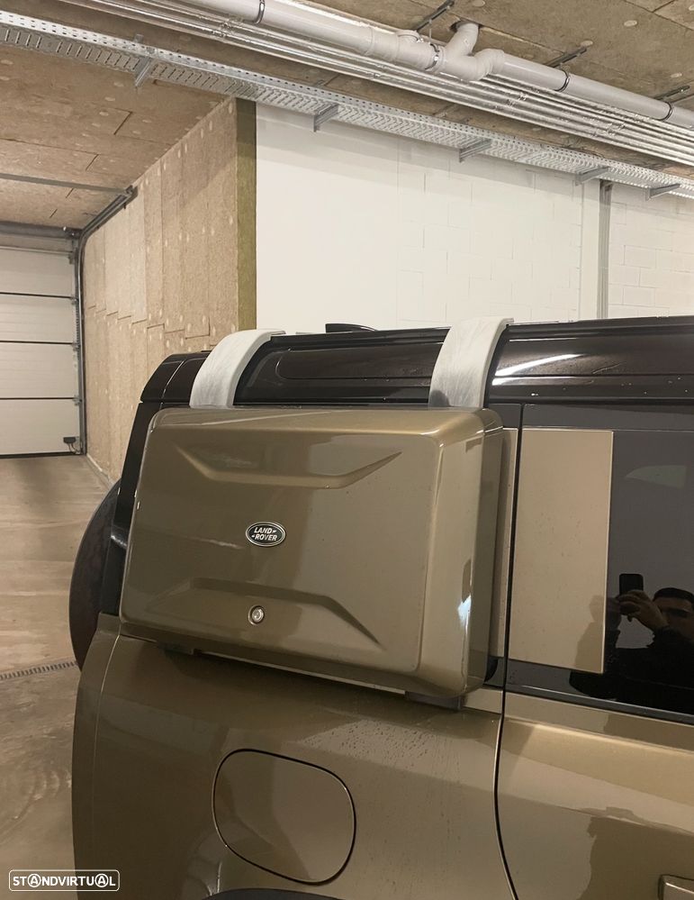 Land Rover Defender 2.0 D 110 AWD HSE - 6