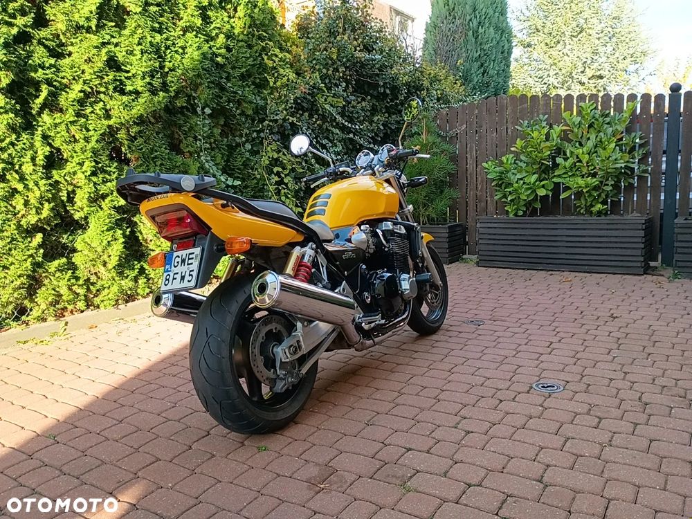 Honda CB - 16