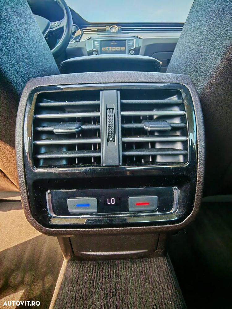 Volkswagen Passat 2.0 TDI DSG Highline - 16