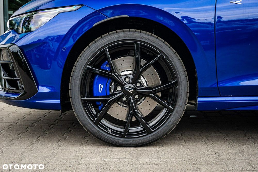 Volkswagen Golf - 10