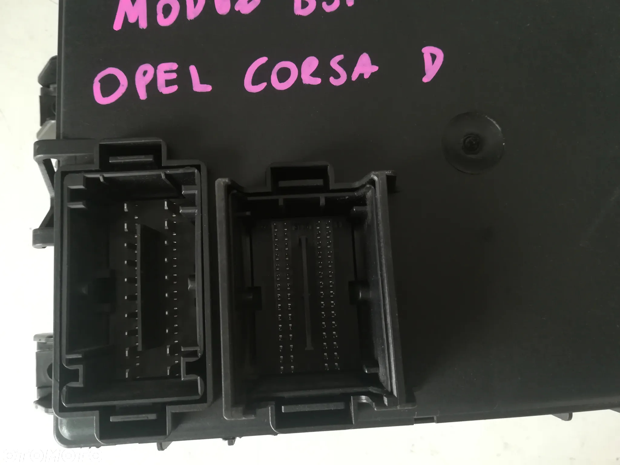 MODUŁ BSI, SKRZYNKA BEZPIECZNIKÓW OPEL CORSA D 13286030 - 5