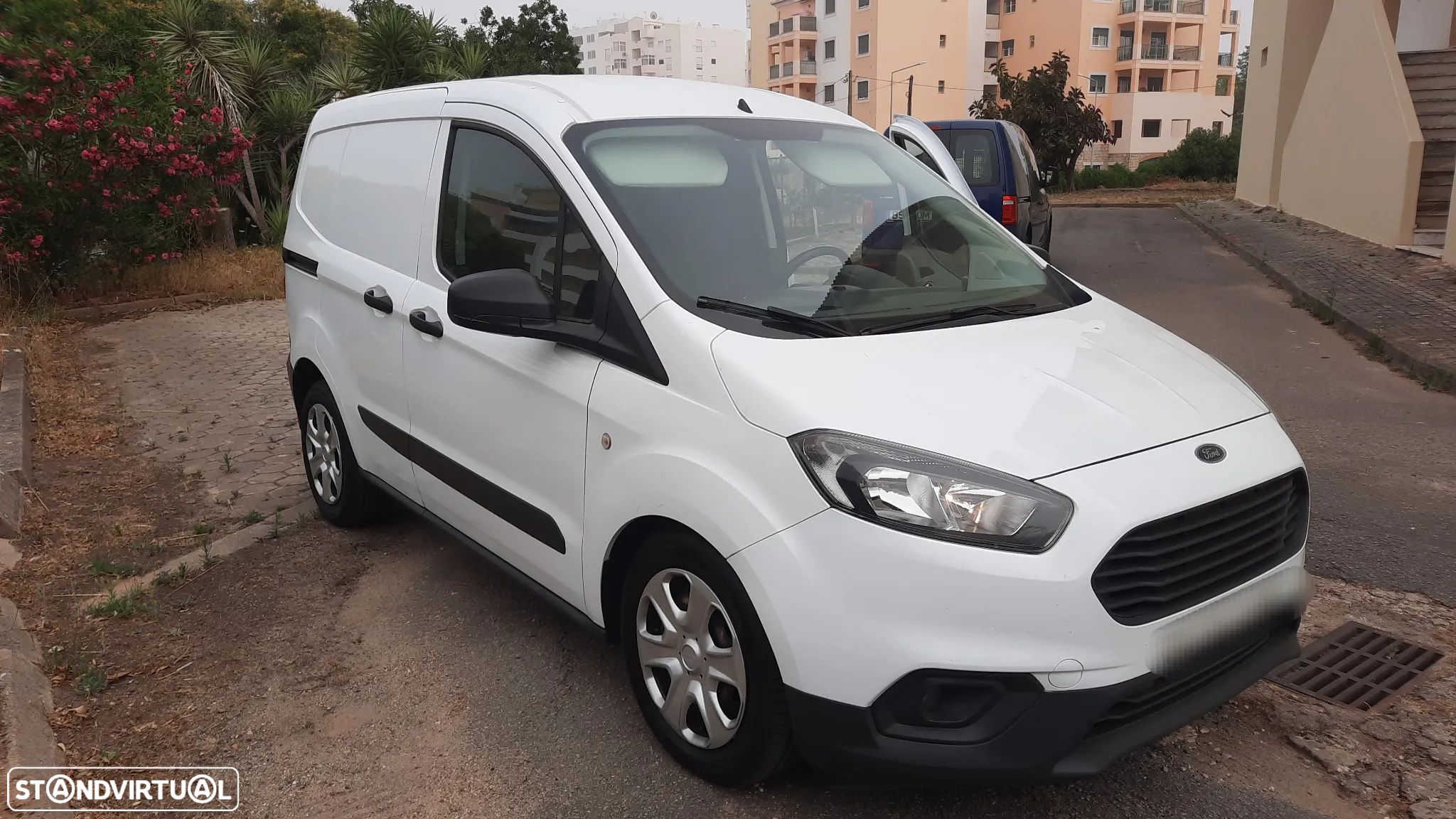 Ford Transit Courier - 1