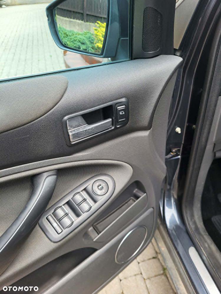 Ford Kuga 2.0 TDCi Titanium - 8