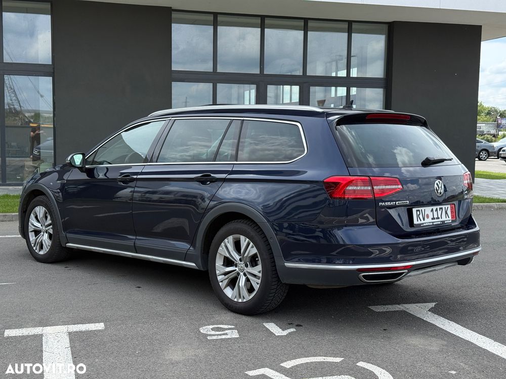 Volkswagen Passat - 4