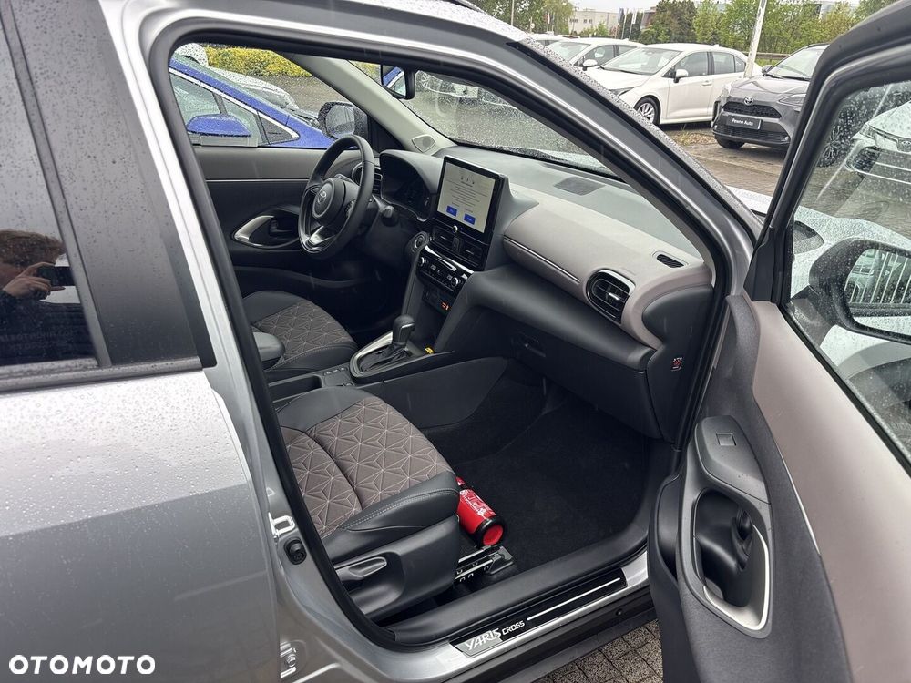 Toyota Yaris Cross - 12
