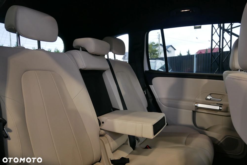 Mercedes-Benz GLB 250 4Matic 8G-DCT - 15