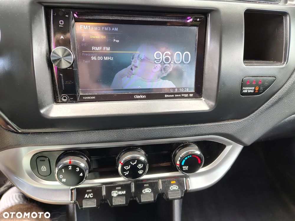 Kia Rio - 14