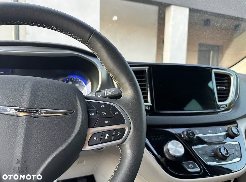 Chrysler Pacifica - 6