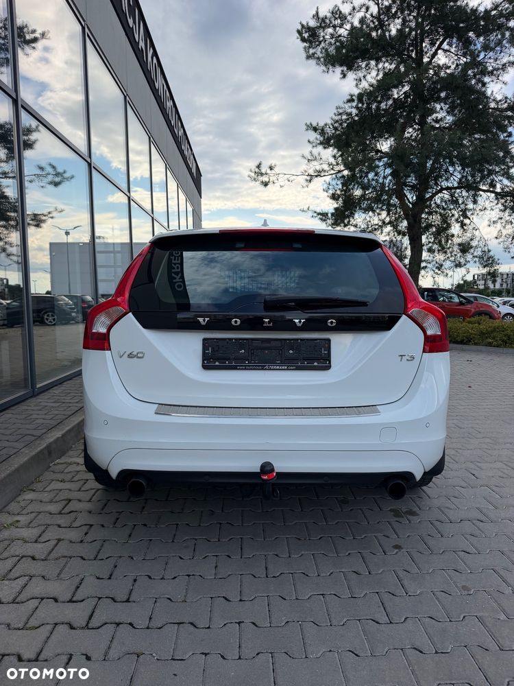 Volvo V60 T3 Geartronic Momentum - 13