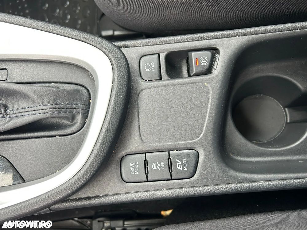 Toyota Yaris Cross 1.5 VVT-i HSD 116 4x2 HEV Business - 19