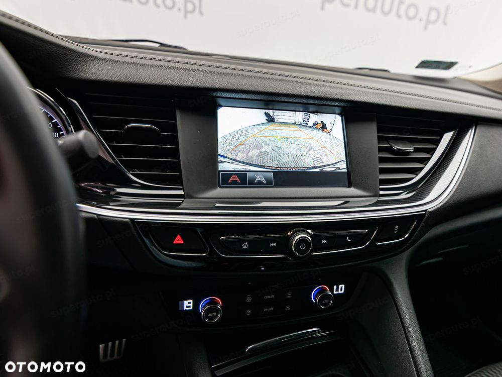 Opel Insignia - 18