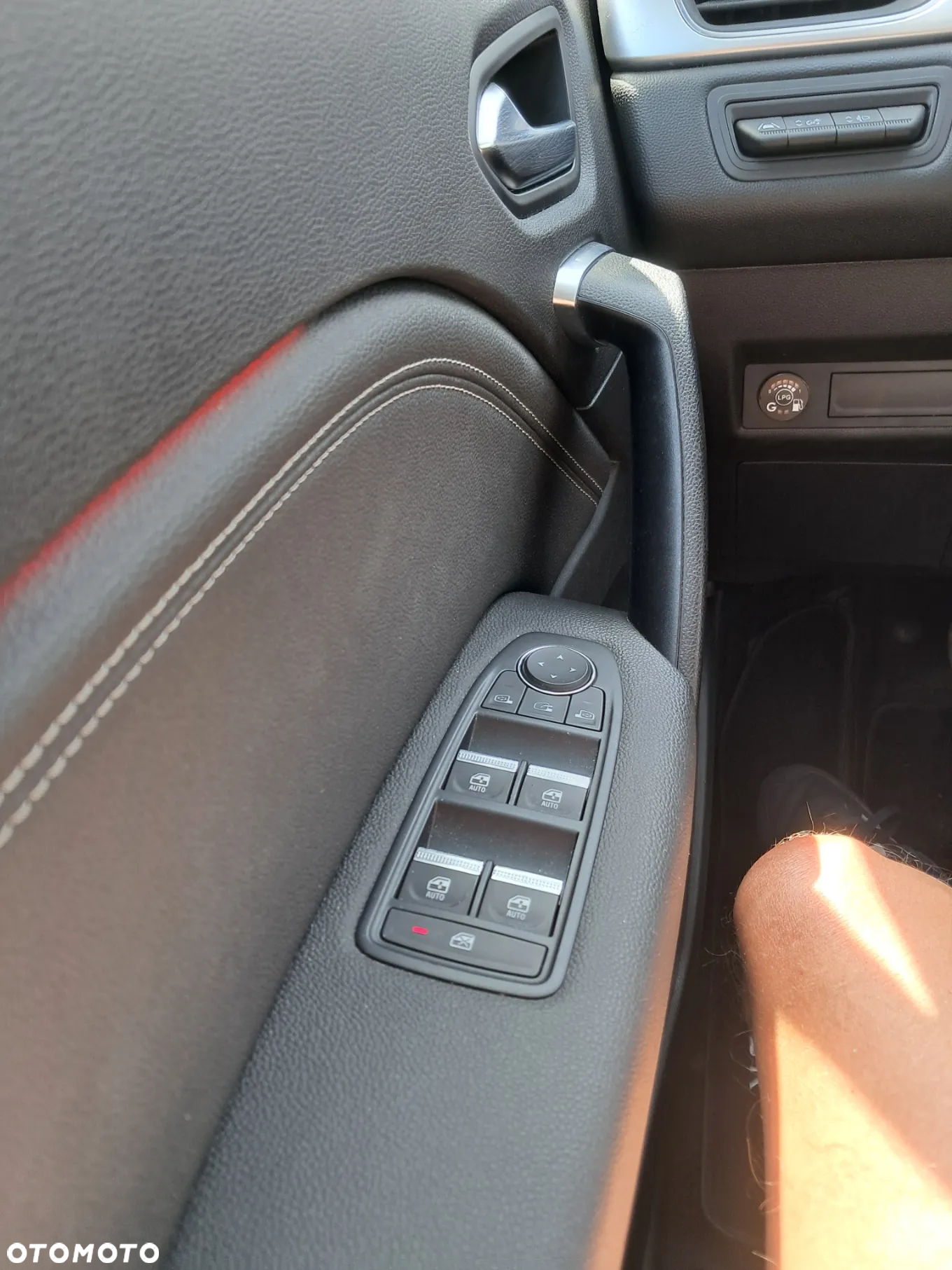Renault Captur 1.0 TCe Techno - 8