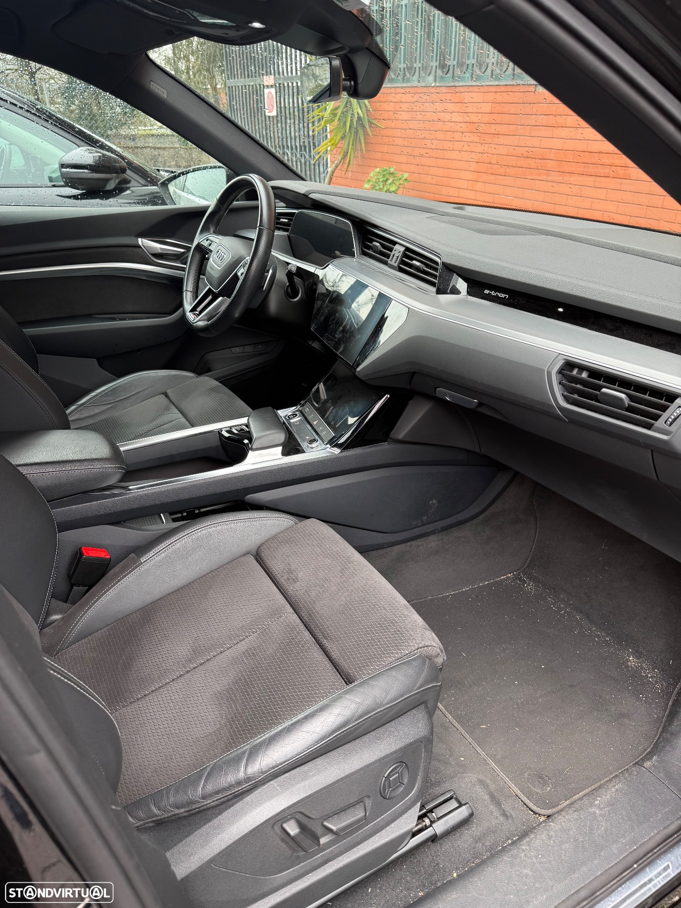 Audi e-tron 55 quattro S line - 11