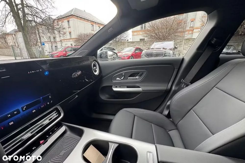 Mercedes-Benz CLA 200 mHEV 8G-DCT - 20