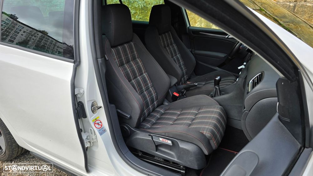 VW Golf 2.0 TSi GTI - 34