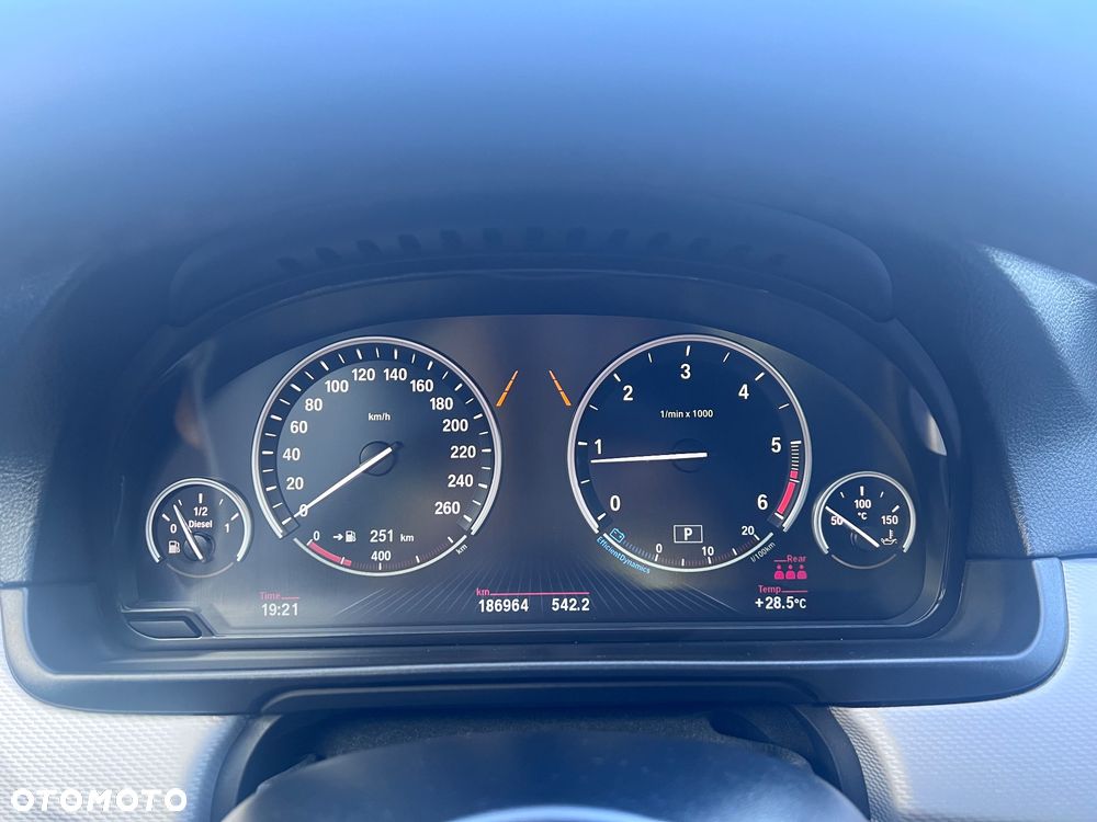 BMW Seria 5 520d M Sport - 35