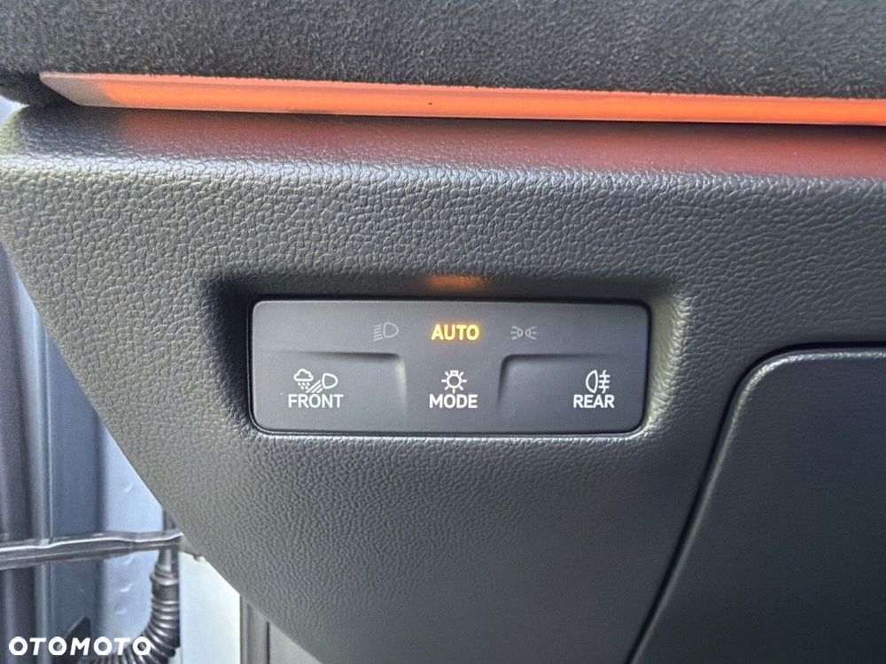 Volkswagen Passat Variant 2.0 TDI SCR 4Mot R-Line DSG - 24