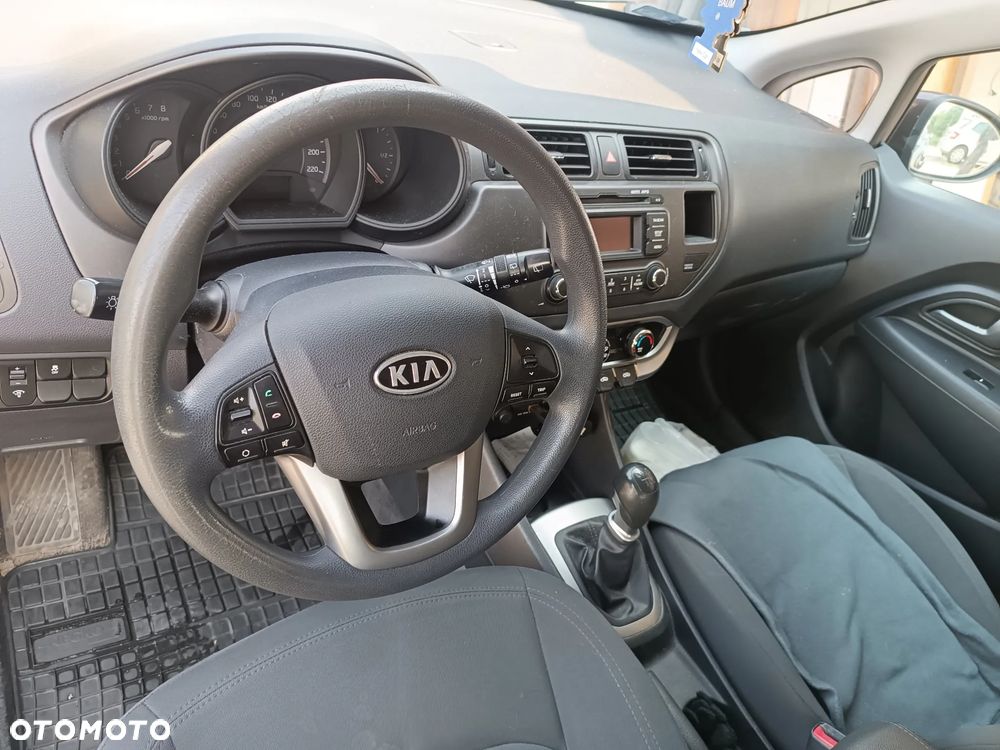 Kia Rio 1.4 L - 9