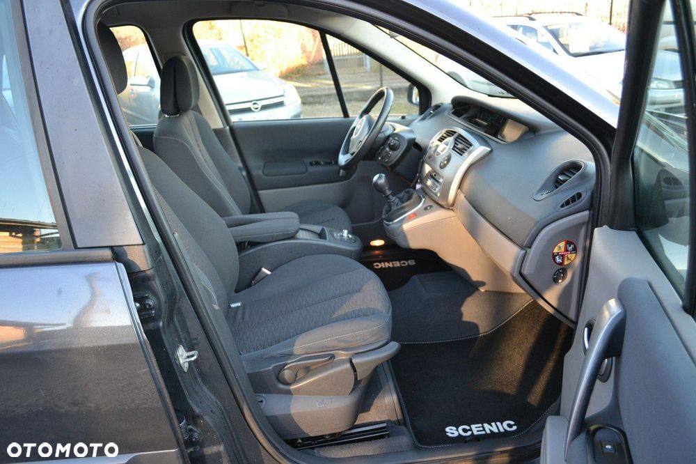 Renault Scenic 2.0 16V Confort Dynamique - 10