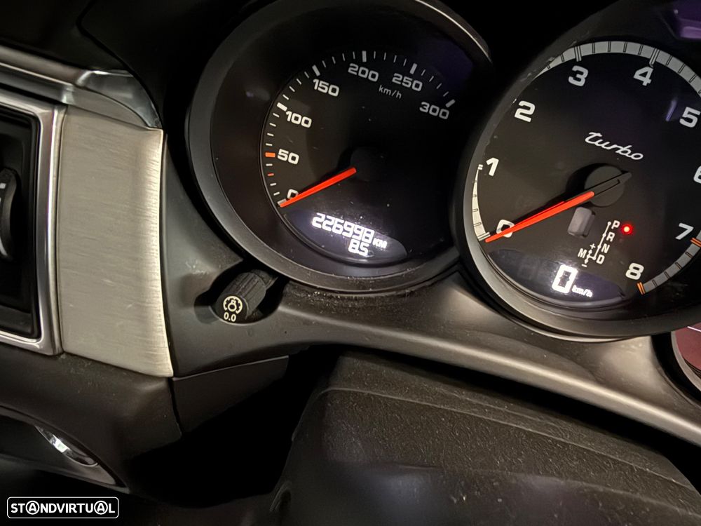 Porsche Macan Turbo - 3