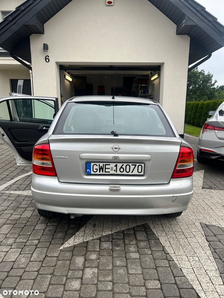 Opel Astra - 4