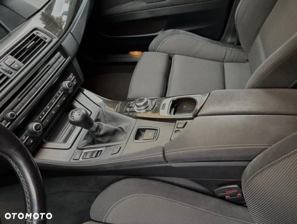 BMW Seria 5 520d - 8