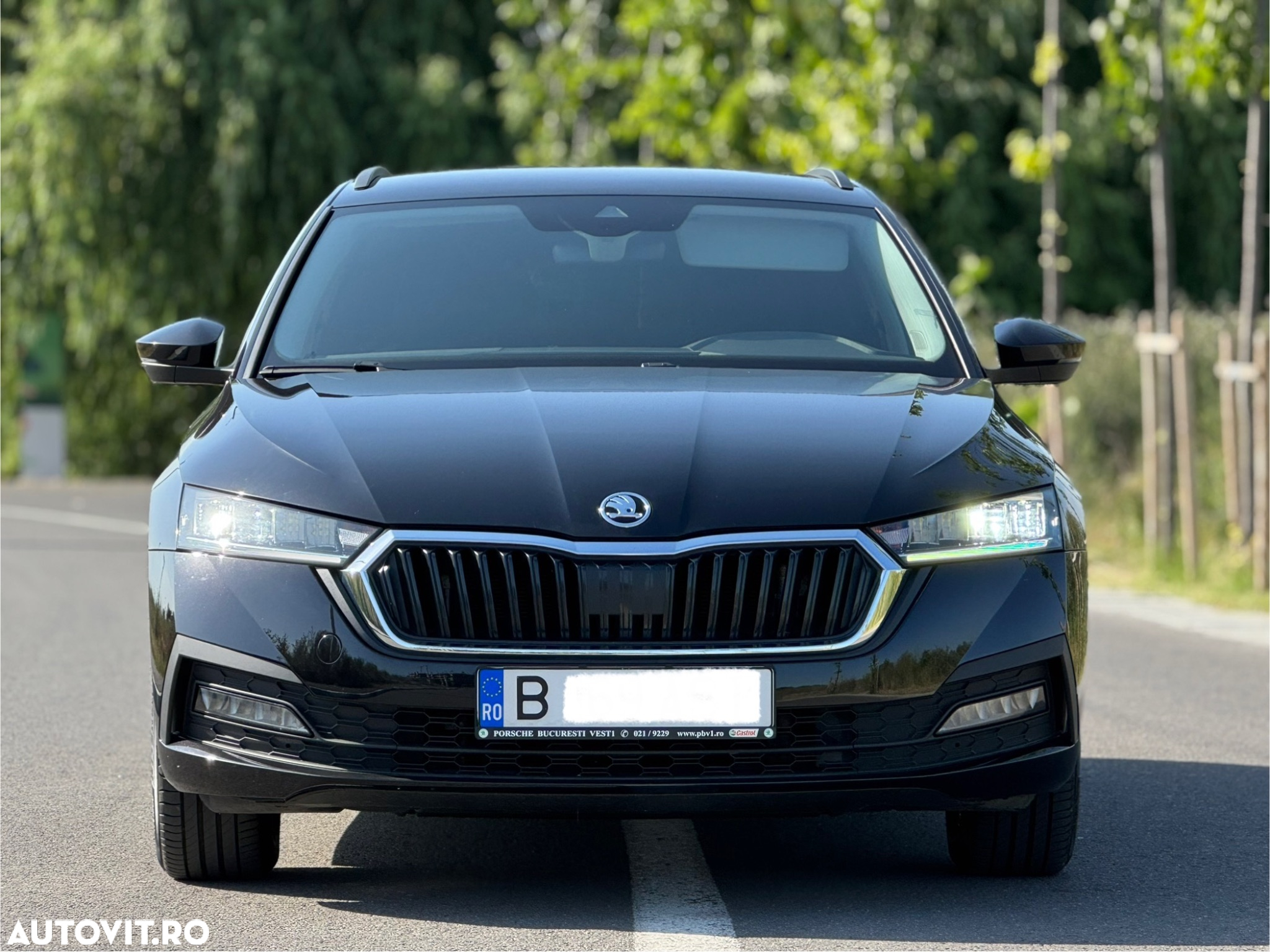 Skoda Octavia Combi 2.0 TDI DSG Ambition - 2