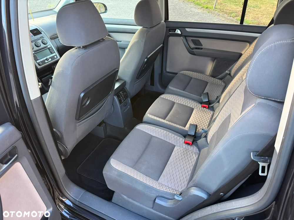 Volkswagen Touran 1.4 TSI DSG Cross - 19