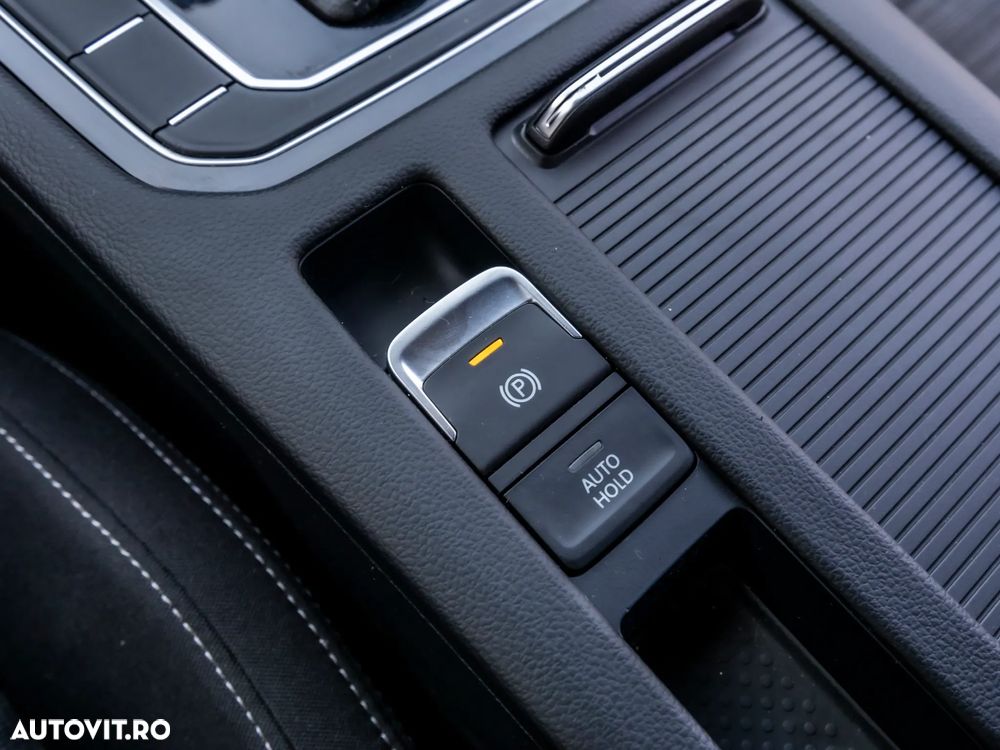 Volkswagen Passat 1.5 TSI OPF DSG Business - 30