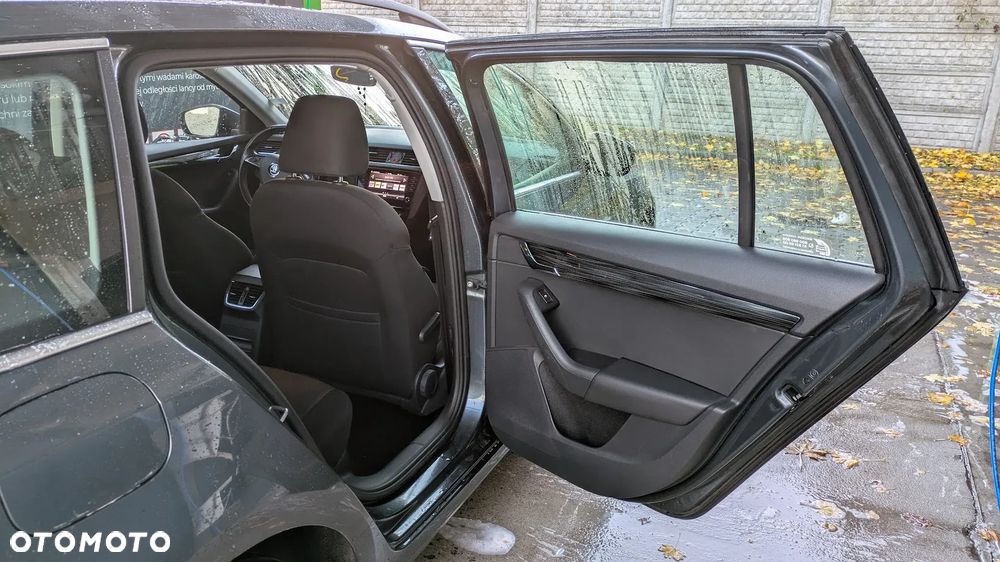 Skoda Octavia 2.0 TDI Style - 9