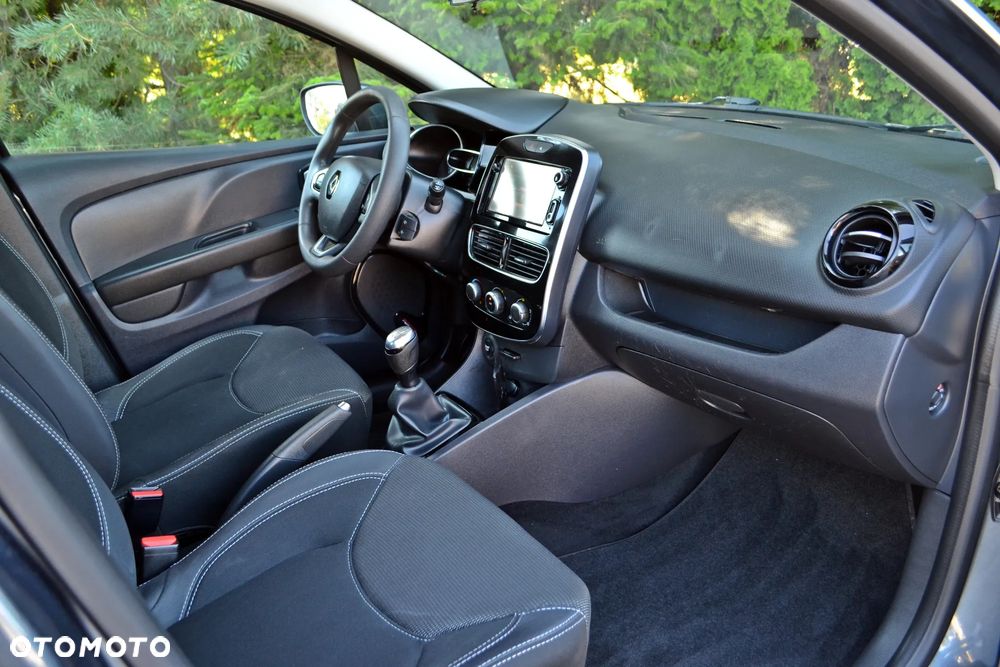 Renault Clio - 23