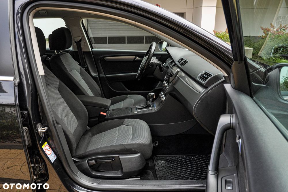 Volkswagen Passat - 12