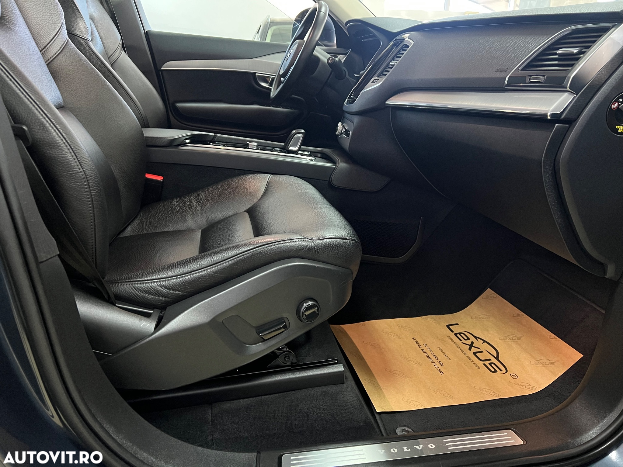 Volvo XC 90 B5 D AWD Geartronic Momentum - 4