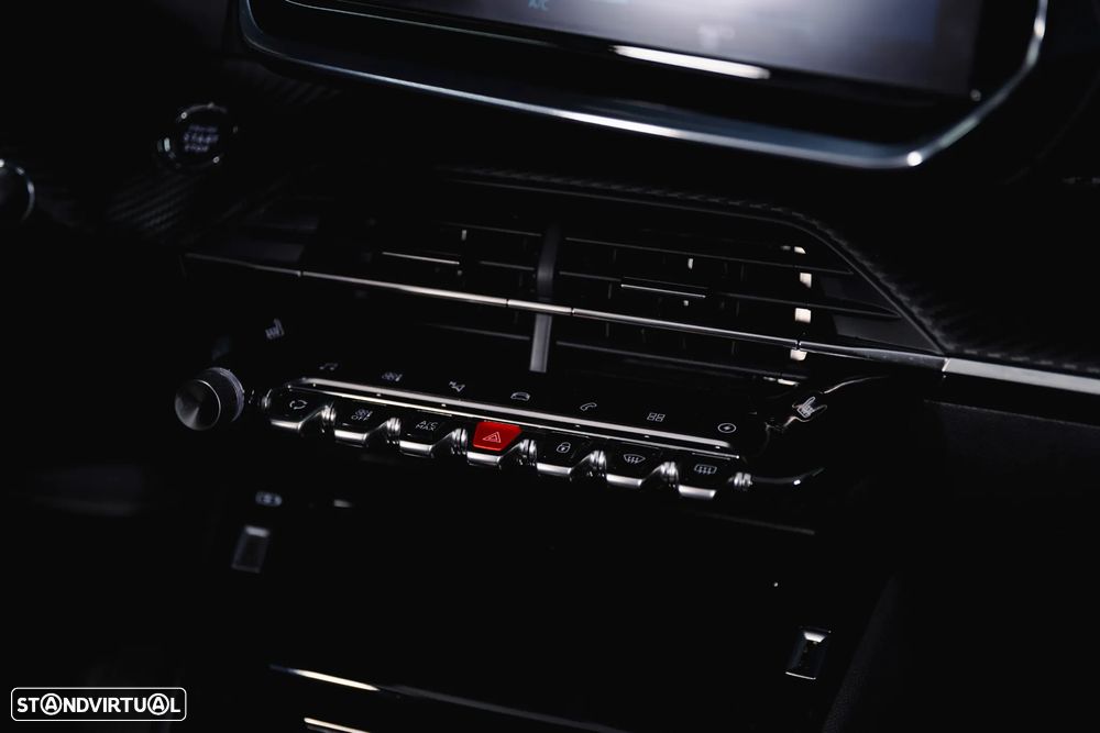 Peugeot e-208 Allure Pack - 21