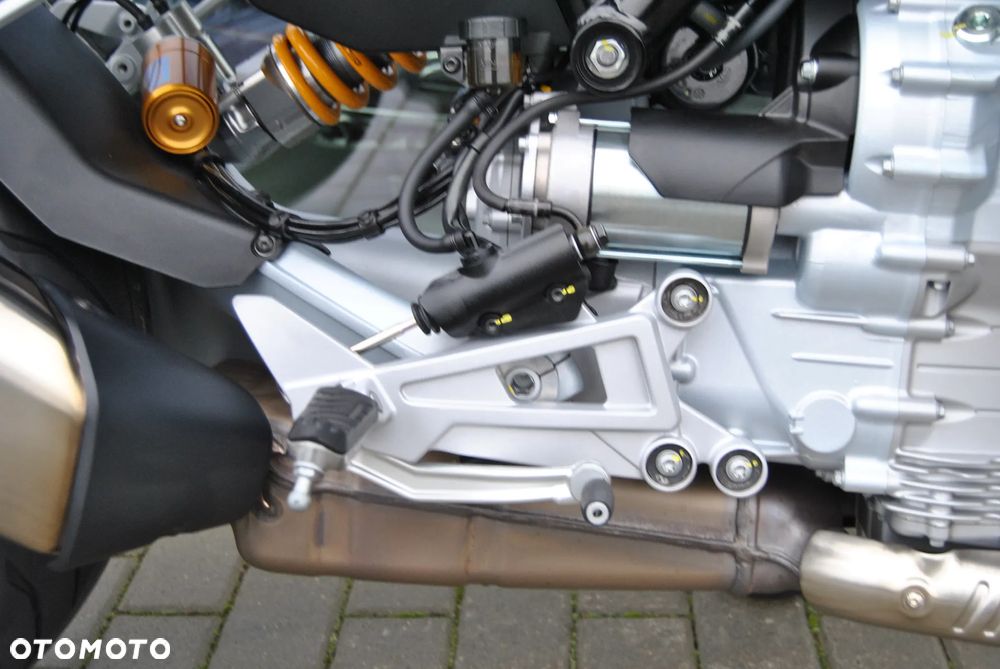 Moto Guzzi V100 Mandello - 19