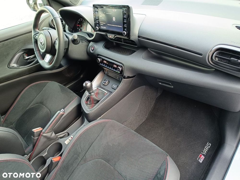Toyota GR Yaris 1.6 Dynamic - 30
