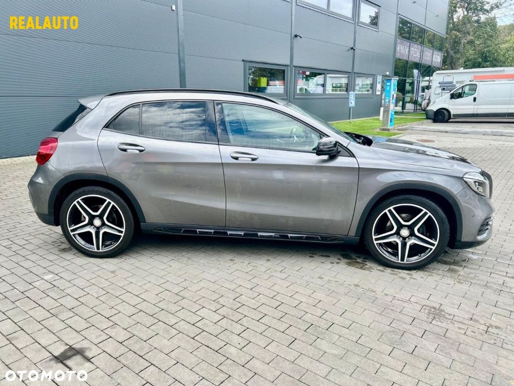 Mercedes-Benz GLA - 14