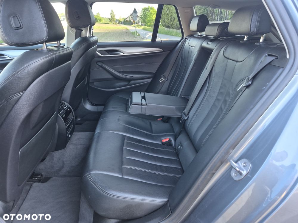 BMW Seria 5 520d Sport - 13