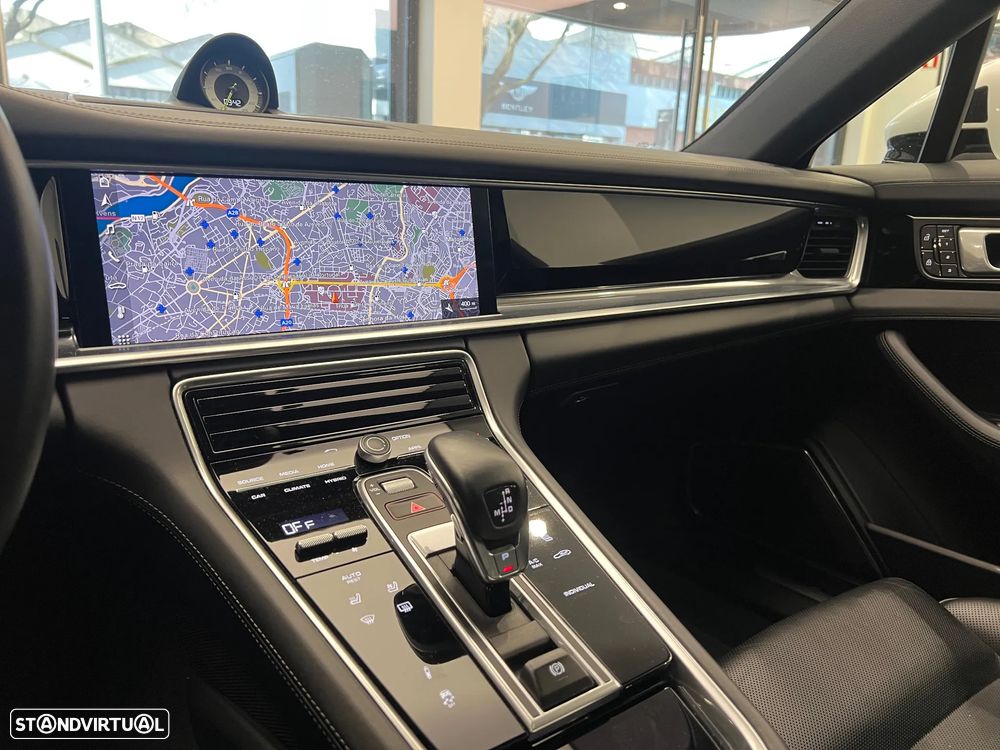Porsche Panamera Sport Turismo 4 E-Hybrid - 26