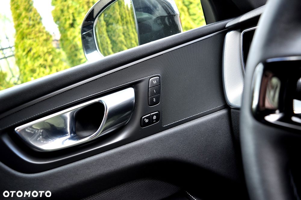 Volvo XC 60 B4 D AWD Geartronic RDesign - 21