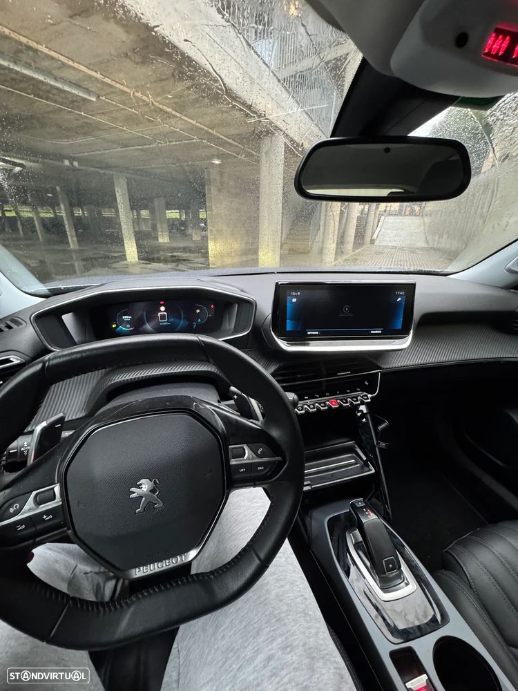 Peugeot 2008 PureTech 130 EAT8 Allure - 11
