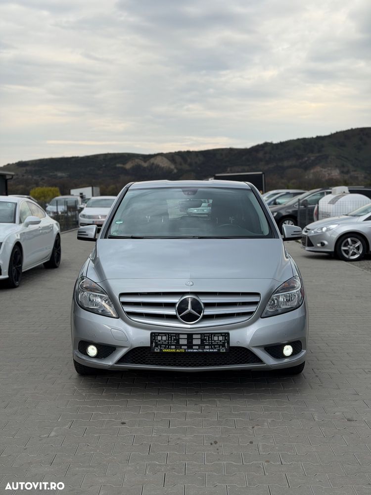 Mercedes-Benz B 180 - 2